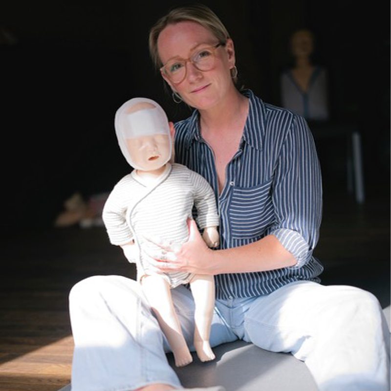 Juliane Kux im Präsenzkurs für Erste Hilfe bei Kindern